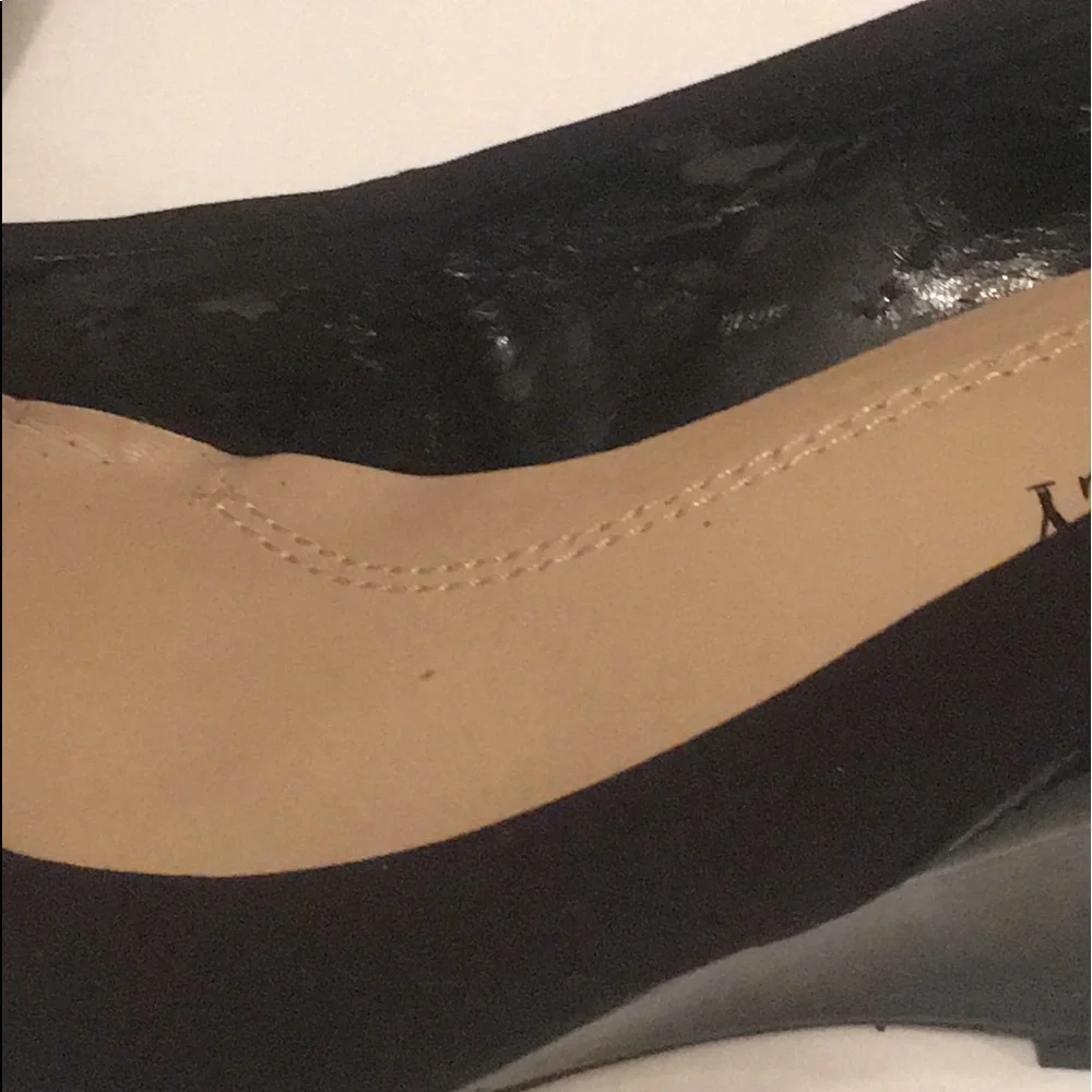 Ellen Tracy Patent Leather Wedge Pumps - Picture 12 of 13